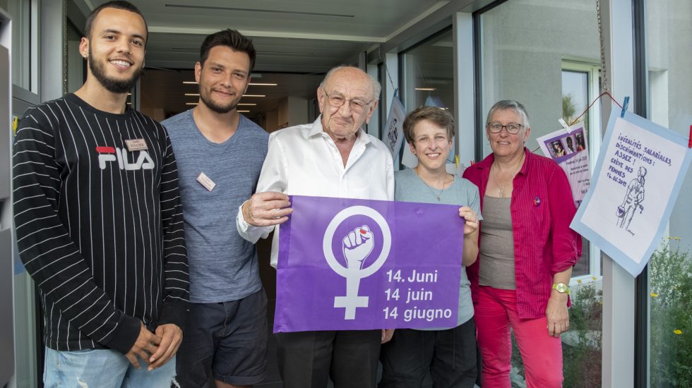 Grève des femmes au centre du débat