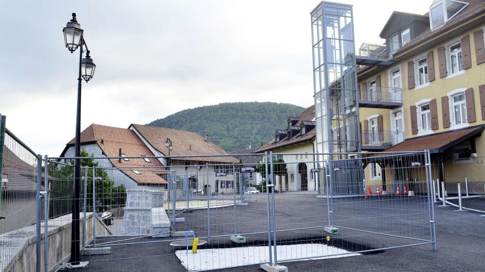 Une fontaine qui finit par tomber à l’eau