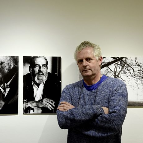 Il expose son regard sur la ville de son enfance