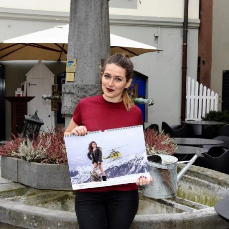 Des pin-up pour un calendrier caritatif