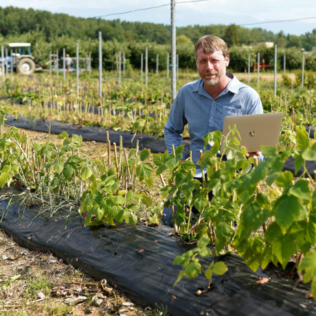 Il veut créer un réseau social et local pour aider l’agriculture