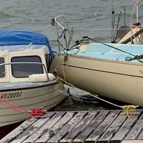 Une tempête éclair frappe les ports