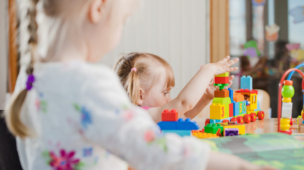 Fermer les crèches, un processus confus