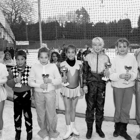 « Un jour, une photo »: de jeunes patineurs en herbe