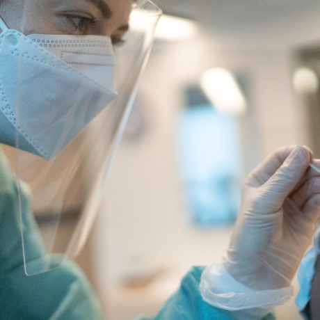 De plus en plus de tests réalisés en pharmacie