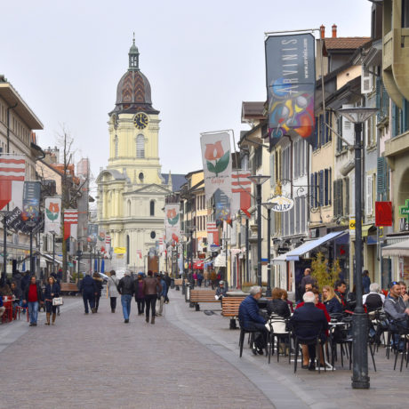 Terrasses, cinémas et stades pourront rouvrir dès lundi