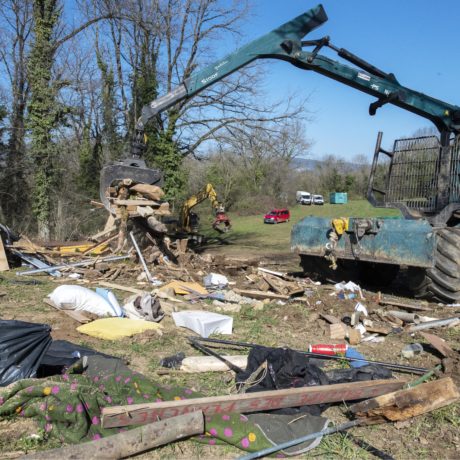 Maison rasée, panneaux volés, la ZAD fait encore parler d’elle