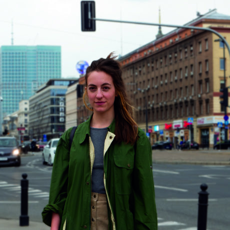 Elle vit sa vie d’artiste (en résidence)