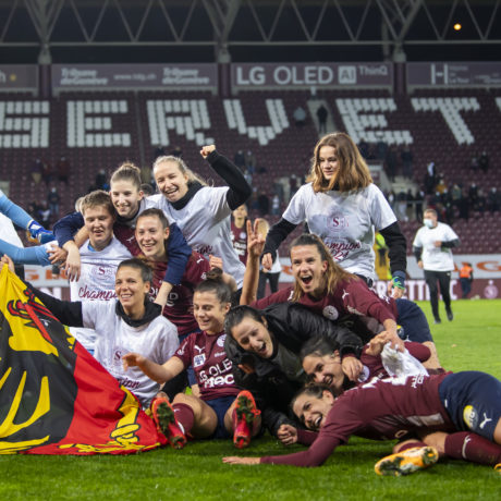Elle est championne de Suisse de foot!