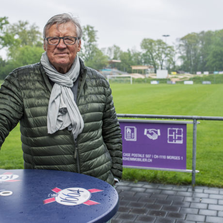 Il a vu le football devenir un géant
