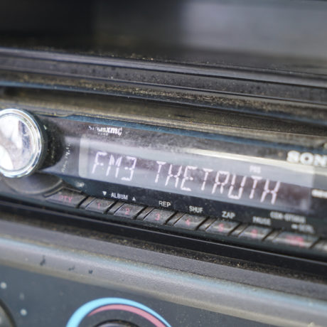 Dépôt d’une pétition contre la fin des radios FM