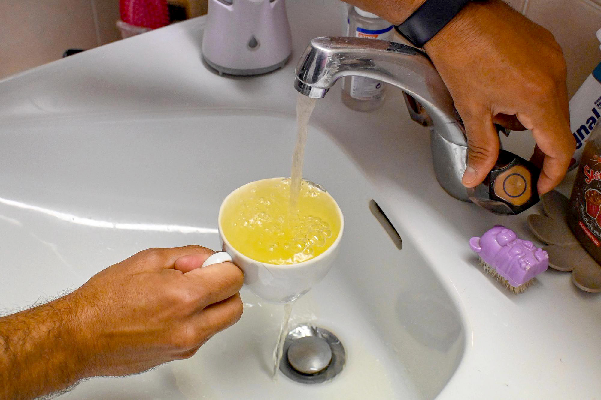 Des centaines de foyers rencontrent toujours des problèmes d’eau colorée