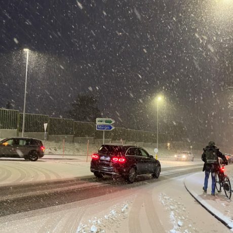 La neige s’invite sur les routes du district