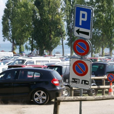 Pour savoir à qui est cette voiture vaudoise, c’est bientôt gratuit