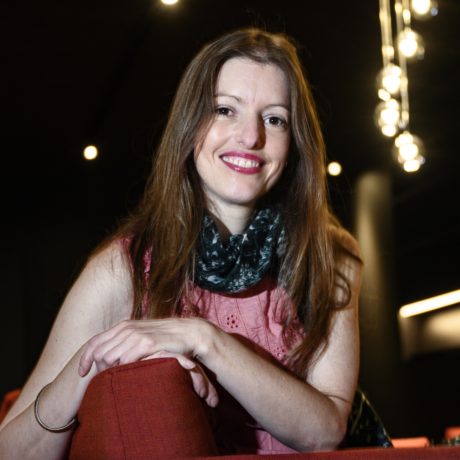 Déraciner les artistes de la région pour mieux les inspirer