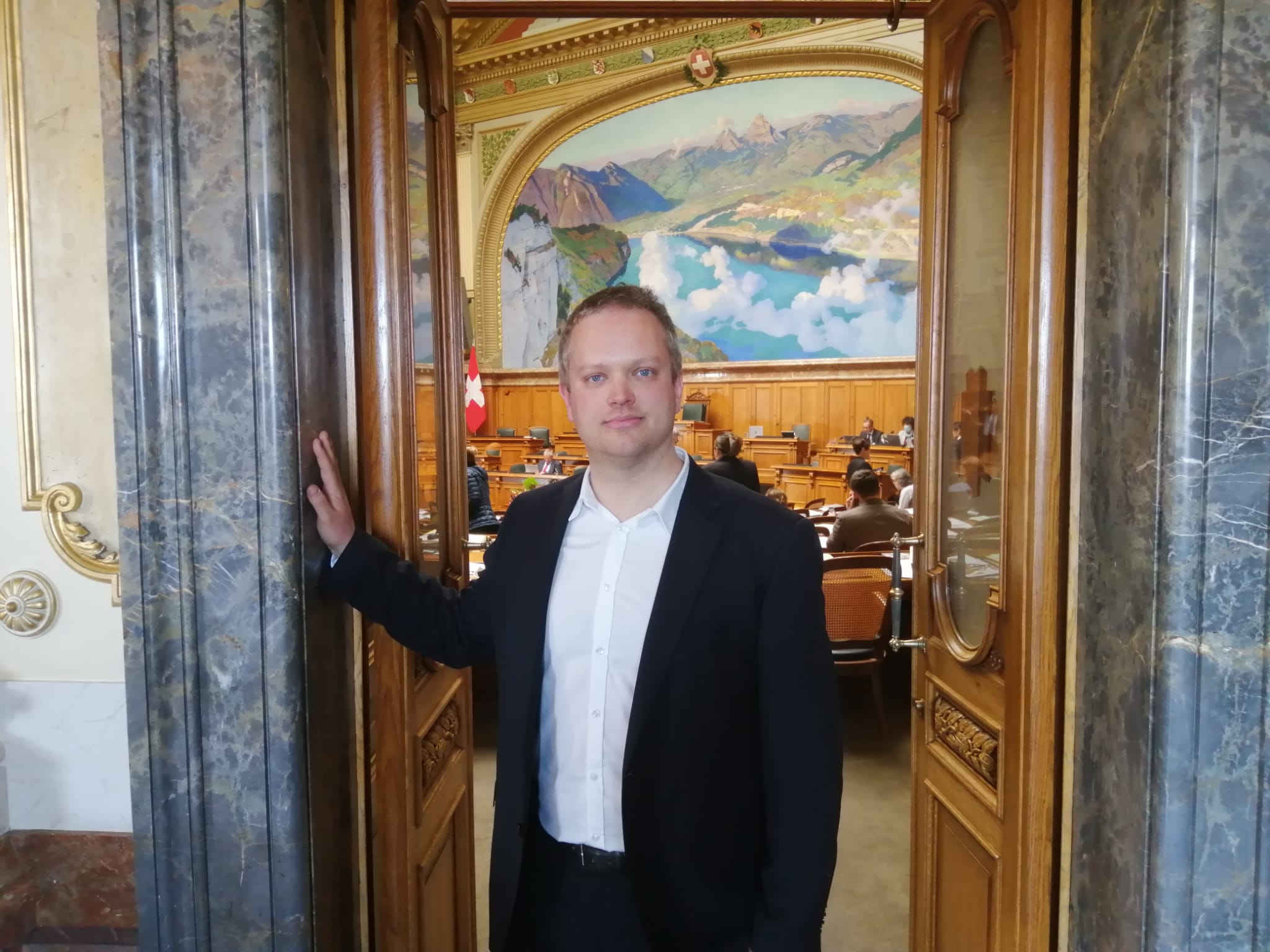 Revivez l’entrée de Raphaël Mahaim au Parlement suisse