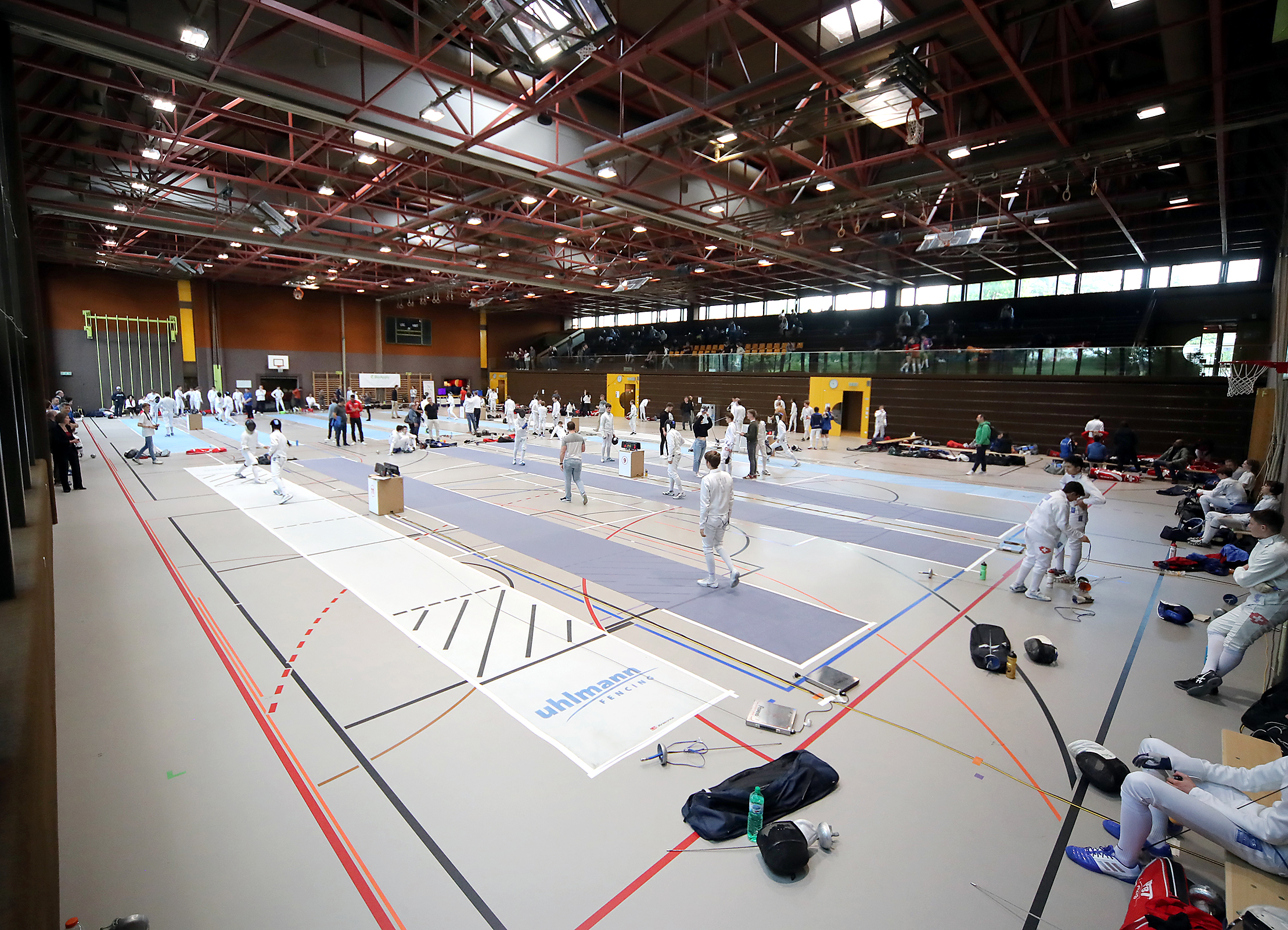 Les clubs sportifs se mobilisent avant le vote sur la patinoire