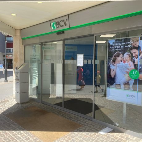 Une douzaine de retraités détroussés aux bancomats de la BCV