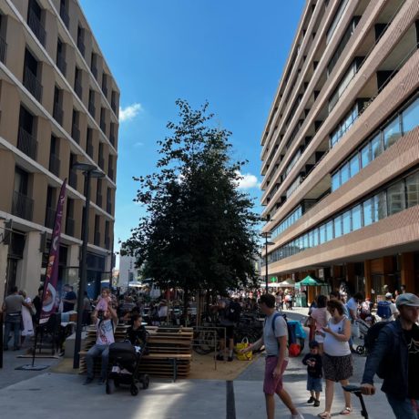 La population en visite au Quartier des Halles