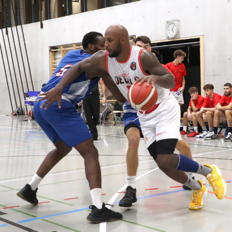 Les Red Devils dominent Bâle