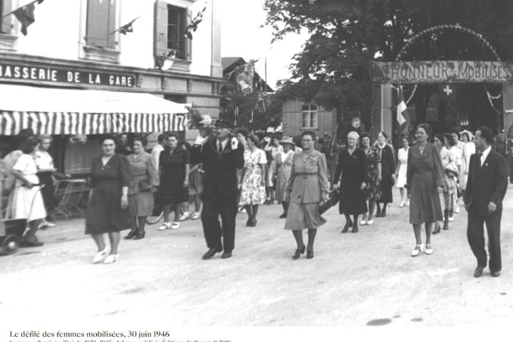 Défilé des mobilisés aubonnois du 30 juin 1946. Photo: Collections privées – ©Éditions du Bourg
