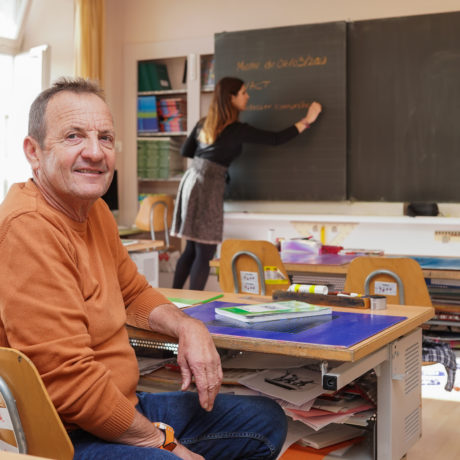 La banque se mue en salle de classe