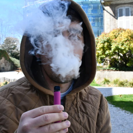 Le nouveau fléau qui enfume le préau