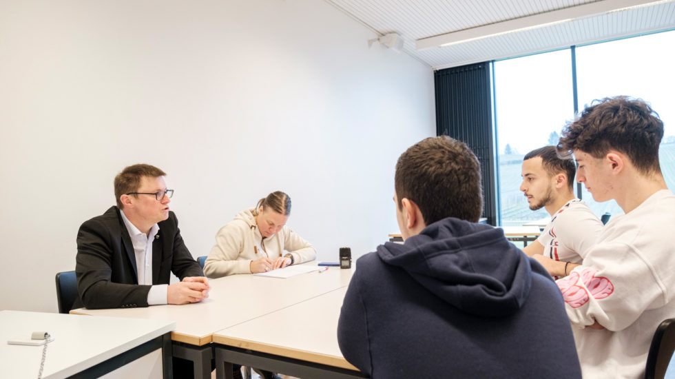 Un face-à-face entre étudiants et élu