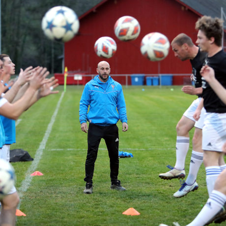 Fidèle défenseur du football des talus