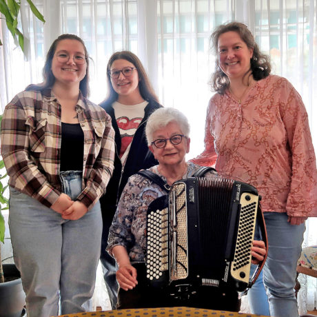 Un accordéon en passage de témoin