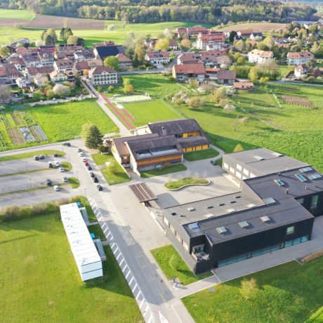 Apples: Des portacabines à défaut de collège