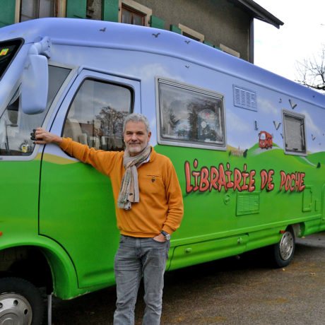 Un camion petit comme un livre de poche