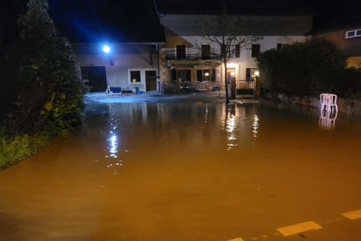 Le rez-de-chaussée a été complètement inondé ce mercredi matin. Photo: SISMorget