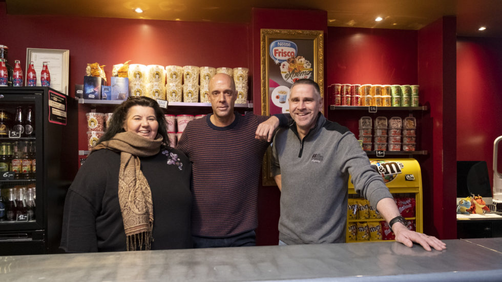 Le fidèle public des cinémas locaux