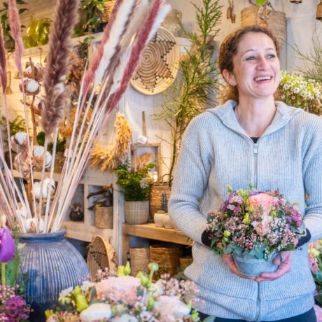 Cette fleuriste a vingt Saint-Valentin au compteur