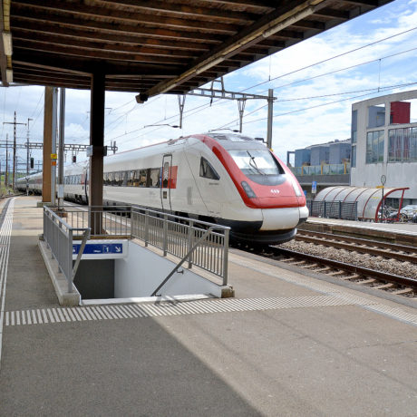 À la gare en fauteuil? Pas de sitôt