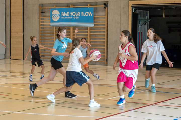 Dans un camp de basket 100% féminin: «entre filles, on se tire vers le haut»