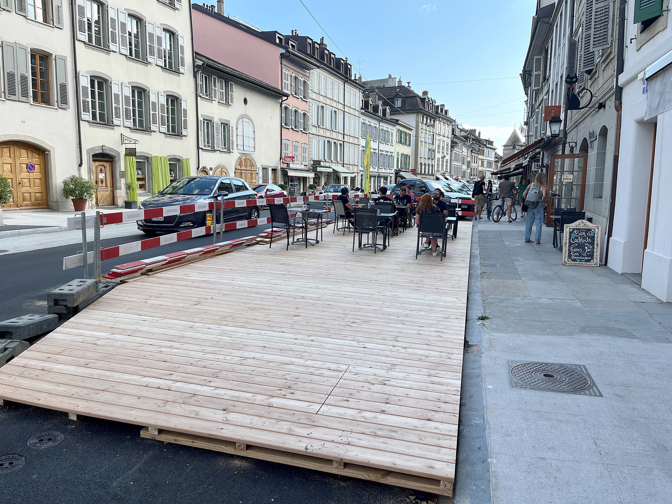 Les terrasses se sont agrandies à la rue Louis-de-Savoie