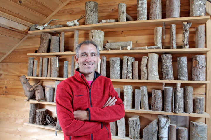 Guy Favre est garde forestier sur la commune de Hautemorges. Photo: Rempe
