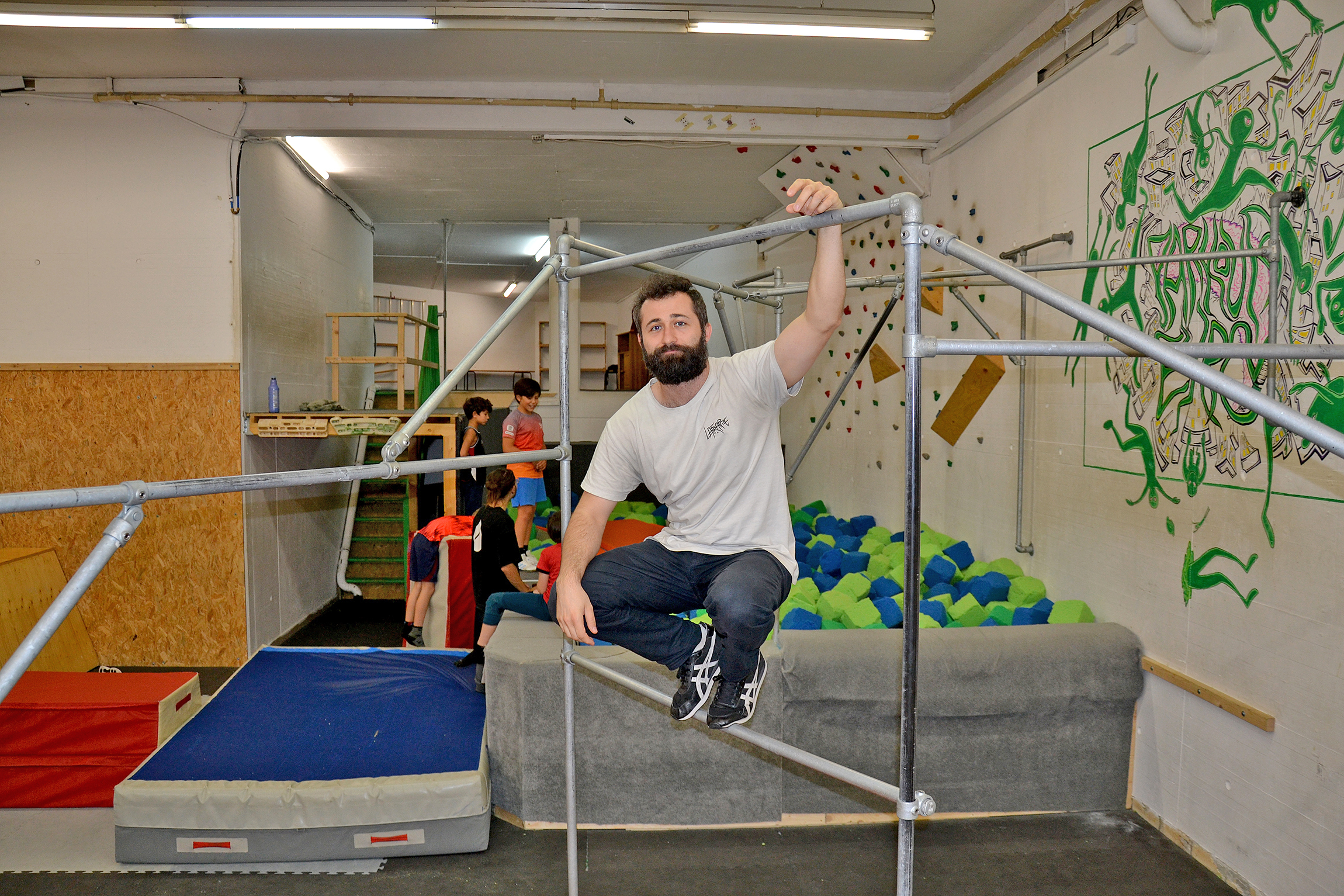 Vent de succès pour le parkour, ce sport aérien