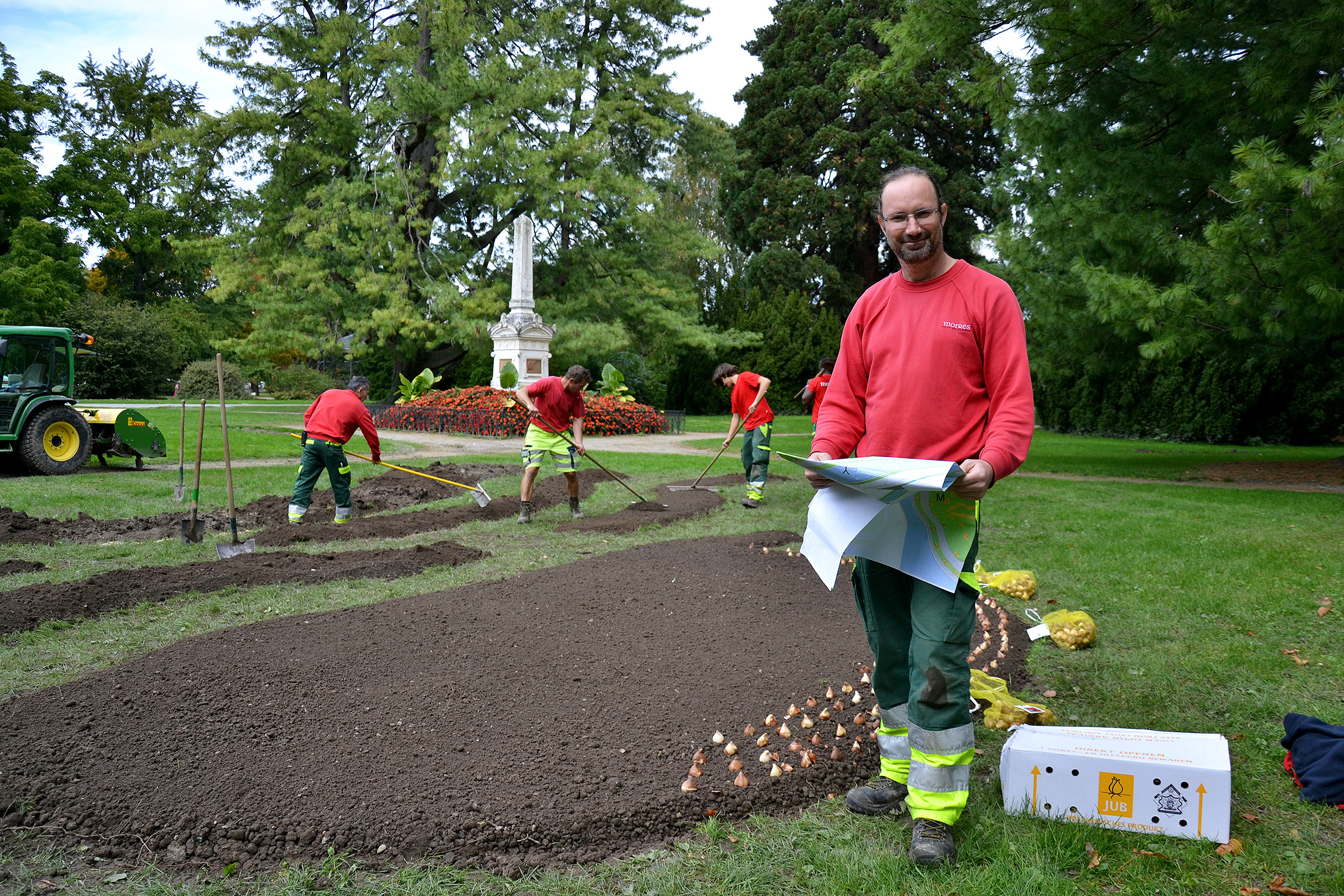 Sorti de l’eau, le parc attend les fleurs