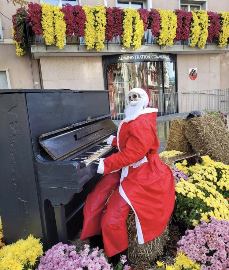 Le squelette du Père Noël n’a pas fait sourire tout le monde