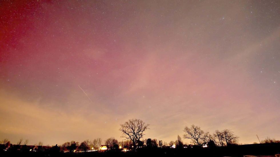 Des aurores boréales dans le ciel