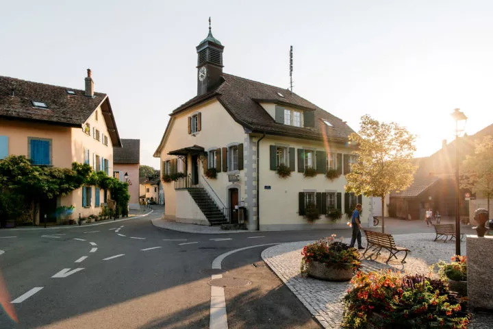 Cinq pour deux sièges à Tolochenaz