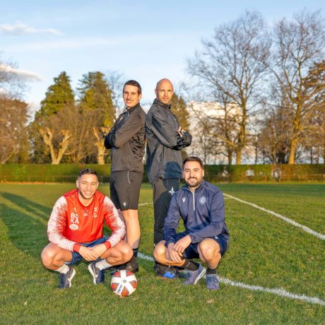 Le ballon rond sort de sa tanière