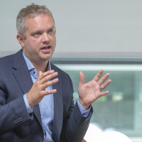 Sus à l’américanisation de la politique suisse!