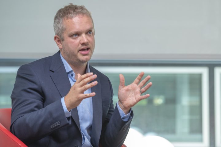 Sus à l’américanisation de la politique suisse!