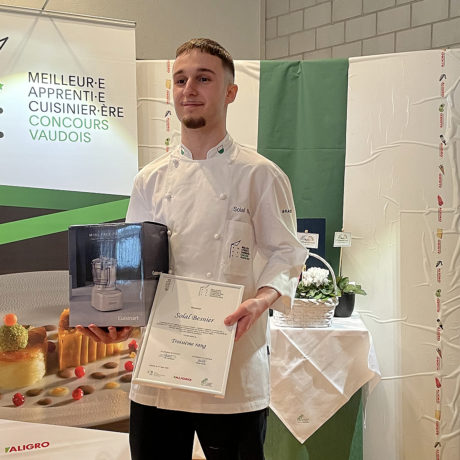 À 17 ans, il obtient la troisième place du Concours du meilleur apprenti cuisinier vaudois