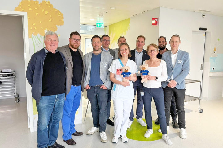 Plus de 100 oursons en peluche offerts aux enfants malades