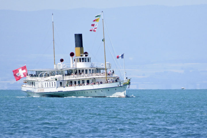 La CGN aimerait acheter 10 bateaux
